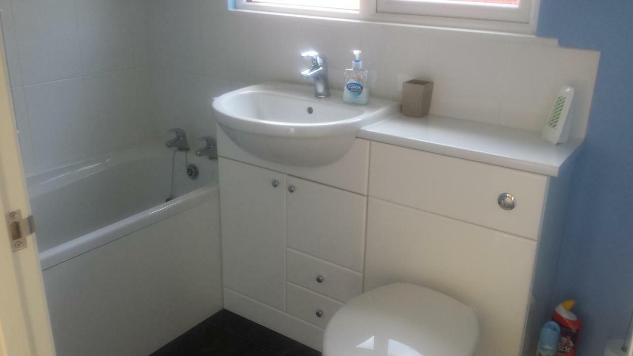 Chalets & Lodges At Atlantic Bays Holiday Park Padstow Exteriör bild