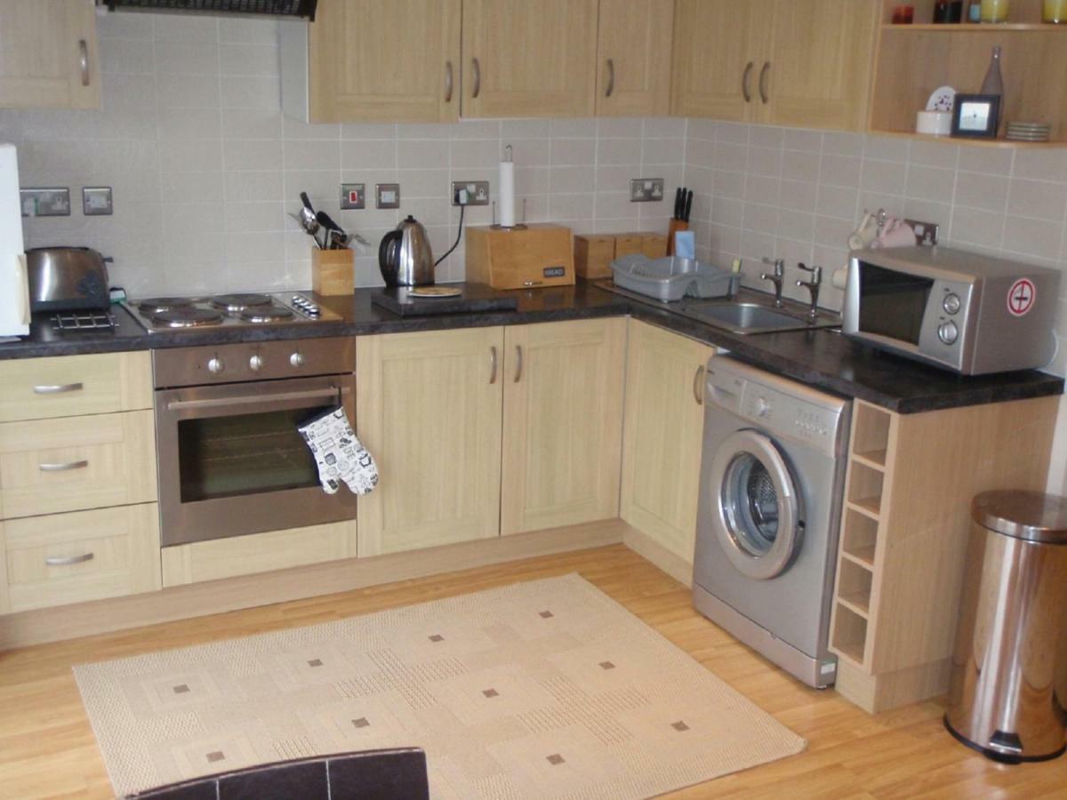 Chalets & Lodges At Atlantic Bays Holiday Park Padstow Exteriör bild