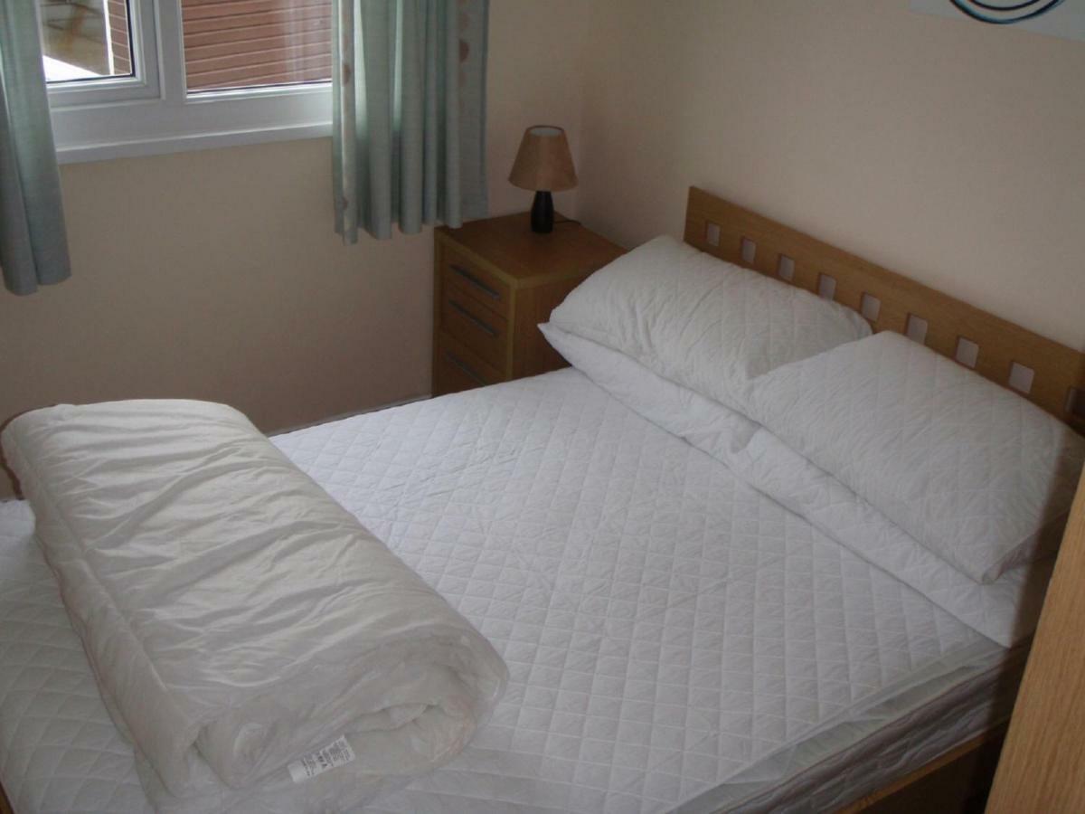 Chalets & Lodges At Atlantic Bays Holiday Park Padstow Exteriör bild
